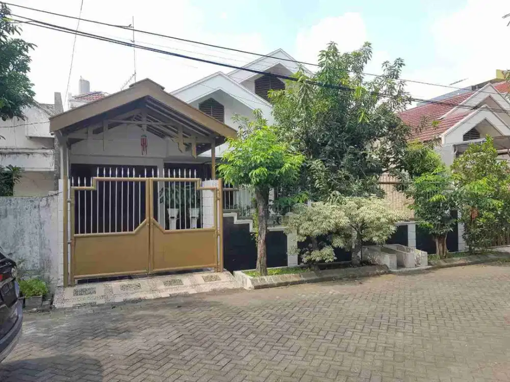 SIAP HUNI‼️Dijual Rumah Manyar Kertoadi