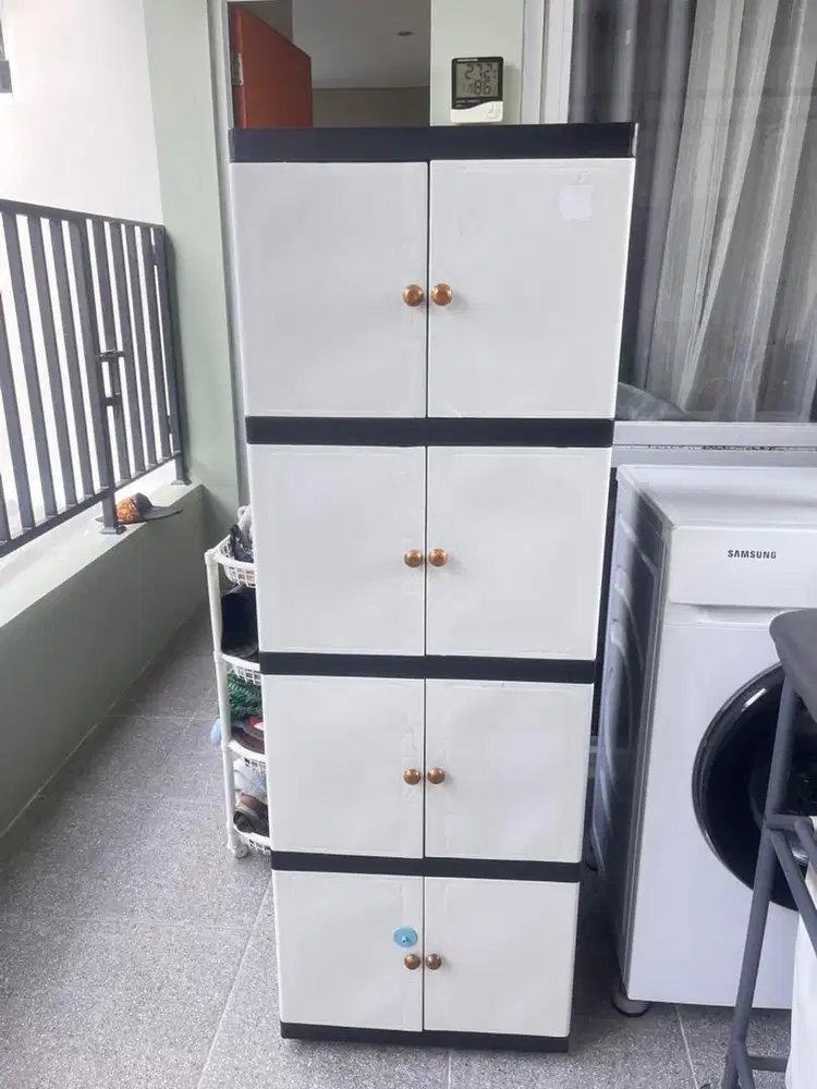 Lemari plastik 4 tingkat