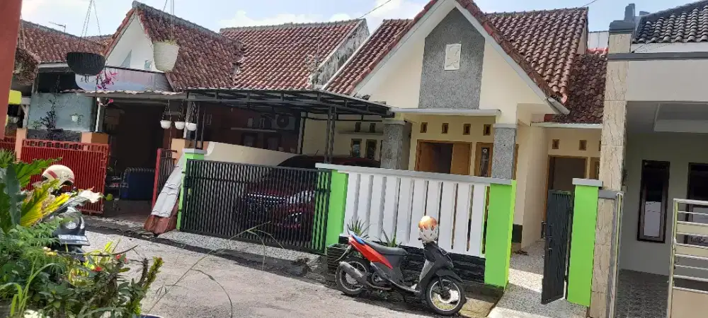 Dikontrakan Rumah Bagus Murah bisa di pake Kantor/ Home Industri