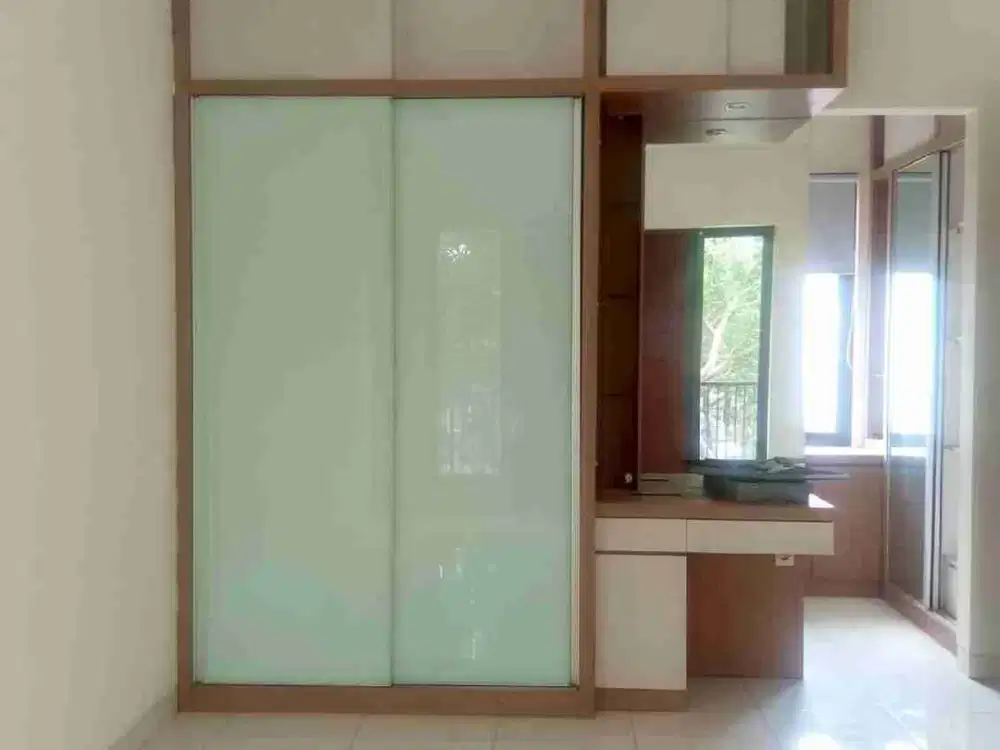 Dijual rumah di Heliconia extention kota Harapan Indah Bekasi