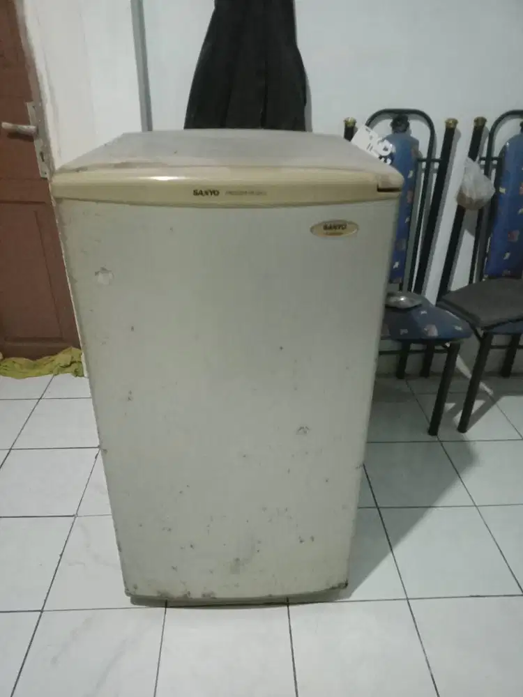 FREEZER SANYO Model HF-S4LL