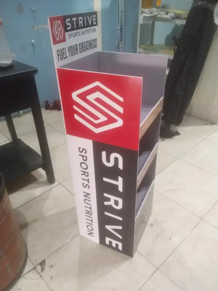 Rak display custom
Bahan pvc, stiker printing
glossy