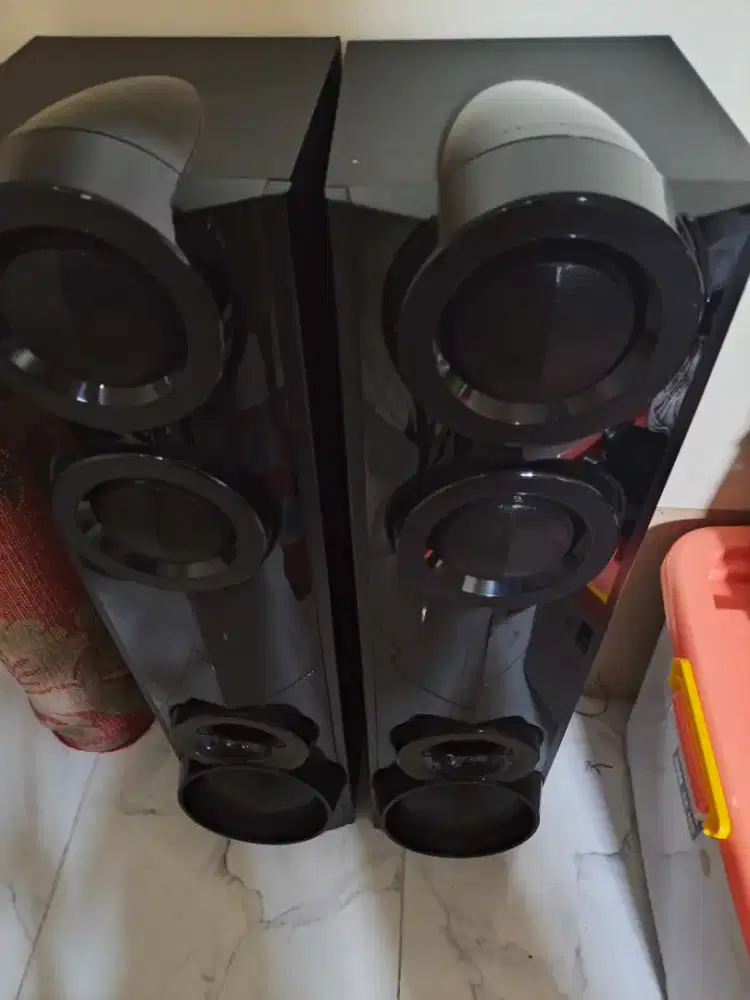 Jual speaker bekas hom theater LG