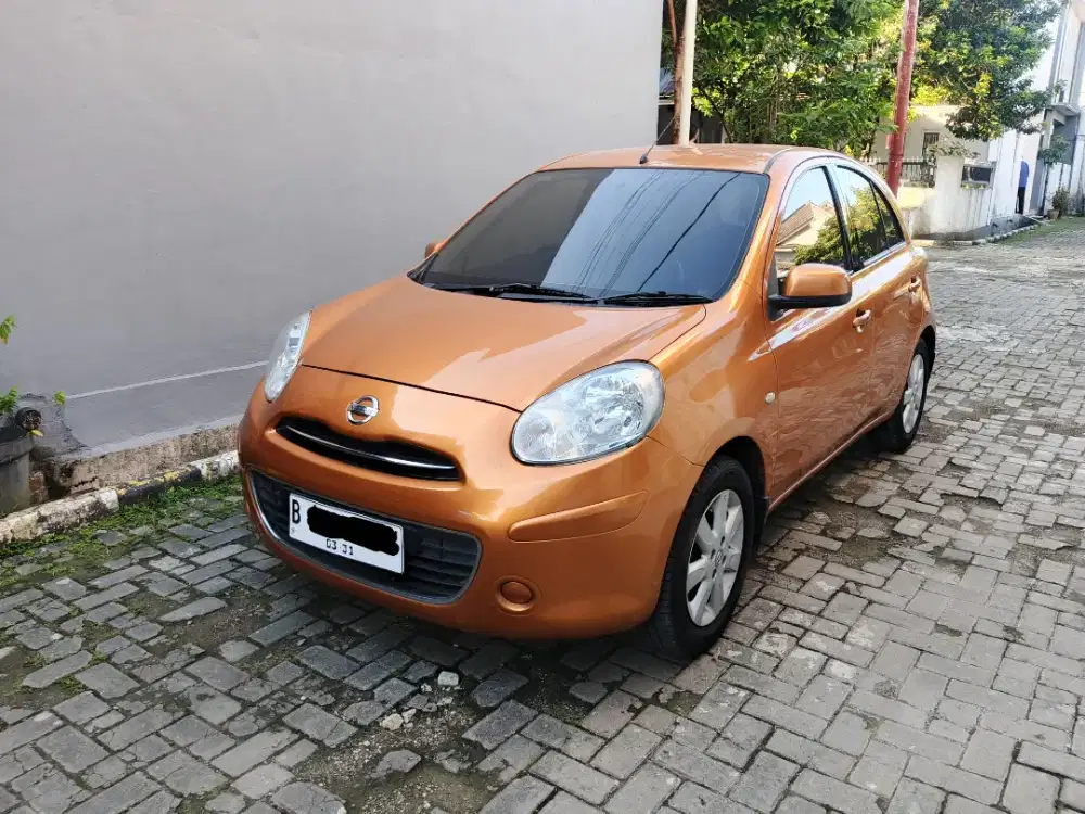 March XS AT RECORD NISSAN