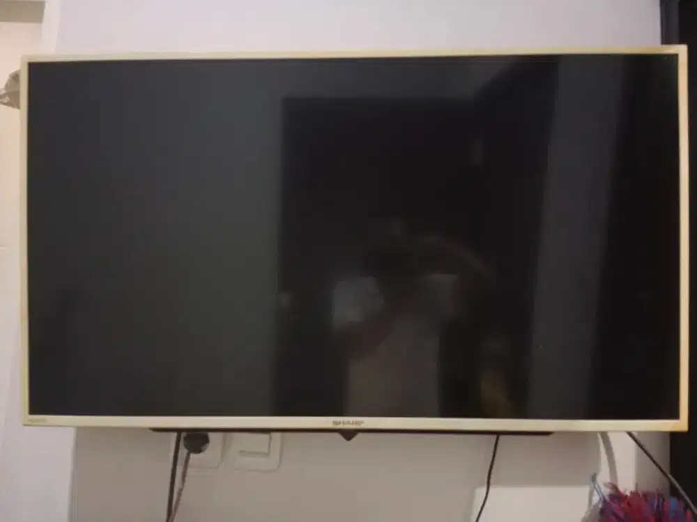 TV LED Sharp Aquos 40` inc analaog