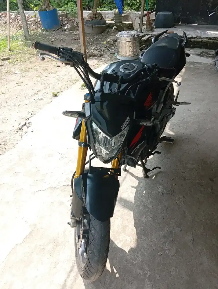 Dijual cb150 r v4 lengkap kelistrikan amann