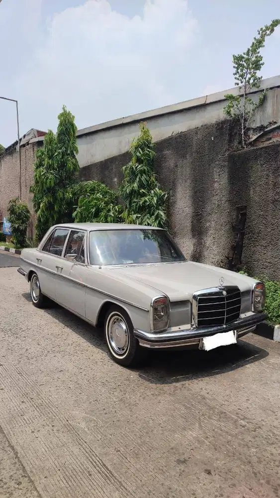 MERCEDES BENZ W114 W115 280 E MINI ISTIMEWA