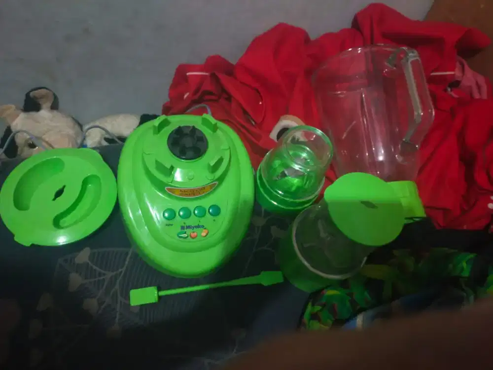 Blender untuk jus buah dan dll