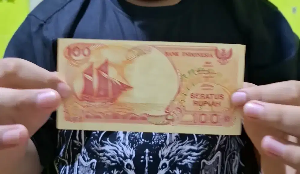 Uang pinisi dapat bergerak sendiri