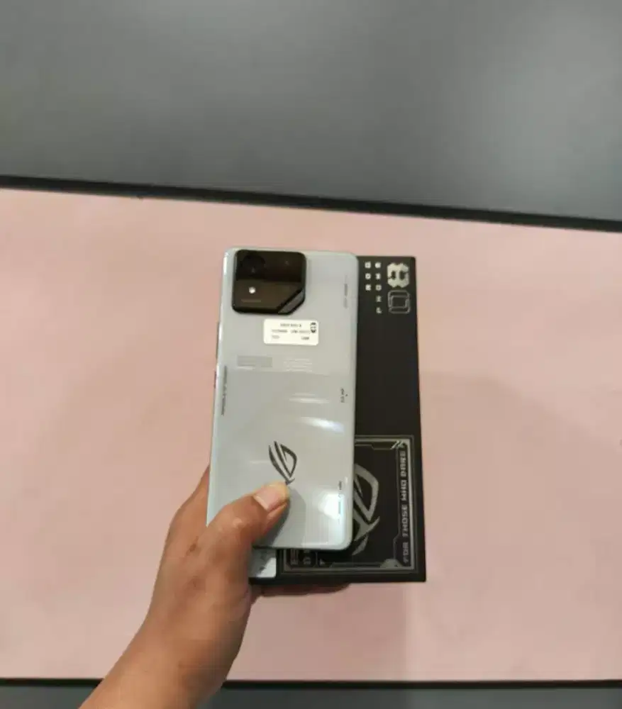 Asus ROG 8 12/256gb resmi, garansi on maret 2027