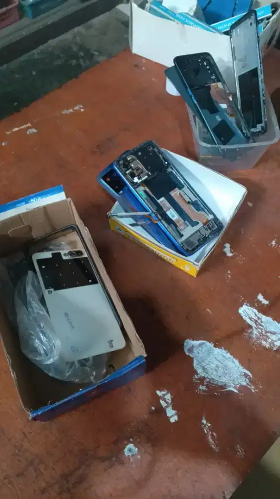 Jasa perbaikan & Servis HP, Ganti Lcd baterai dll