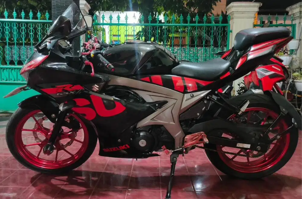 SUZUKI GSX R150 SECOND