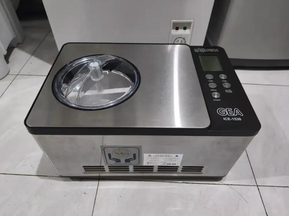 Gea mesin pembuat es krim 1,5 liter like new