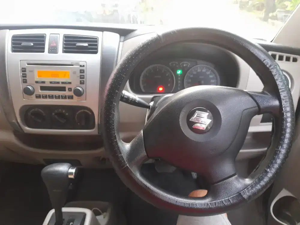 Suzuki APV 2010 Bensin