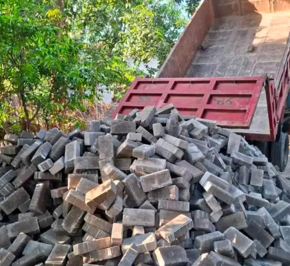 Jasa pemasangan paving dan pembersihan lahan