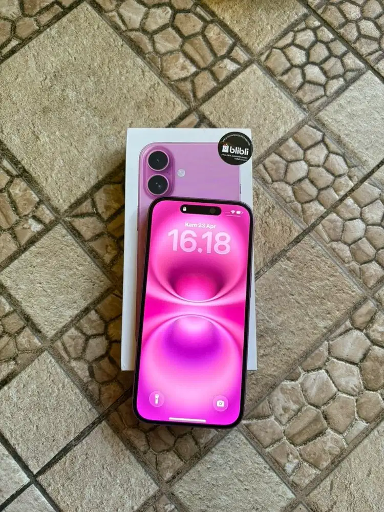 Iphone 16 pink resmi blibli