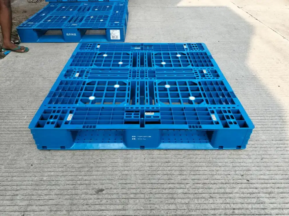 Palet plastik bekas berkualitas berbagai macam ukuran