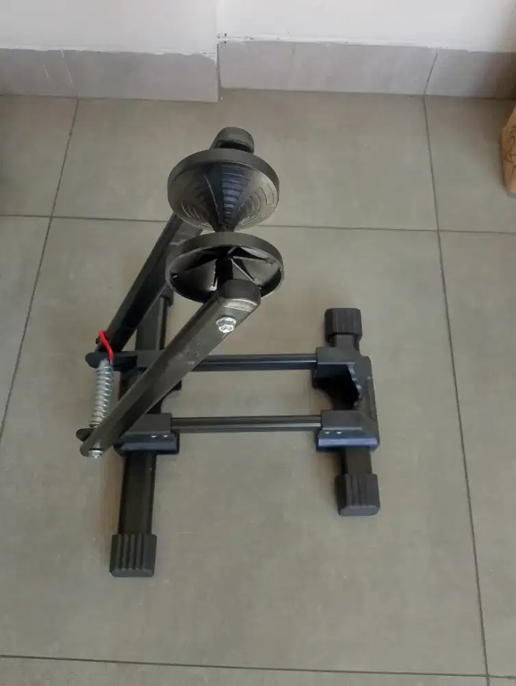 standar sepeda universal paddock L standing