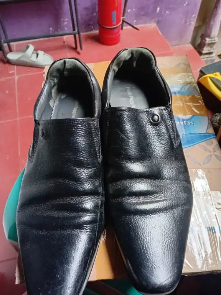 Sepatu hush puppies size 10