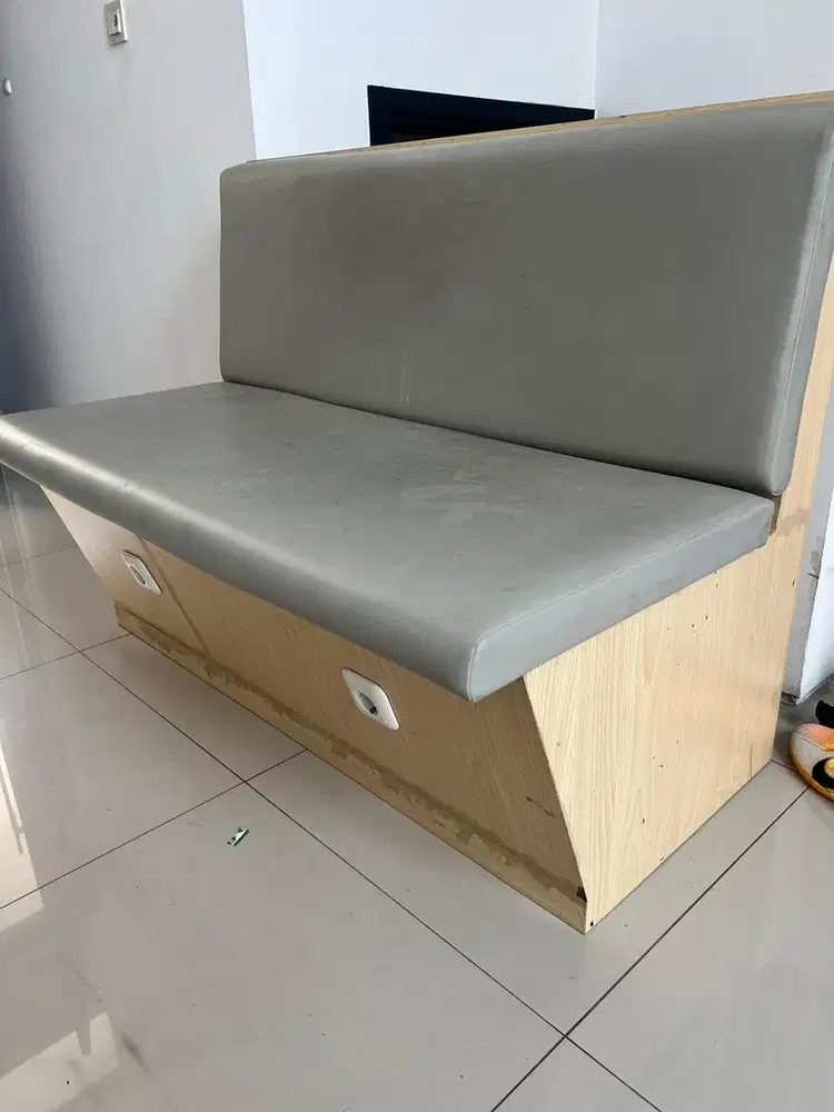 Sofa bekas restoran