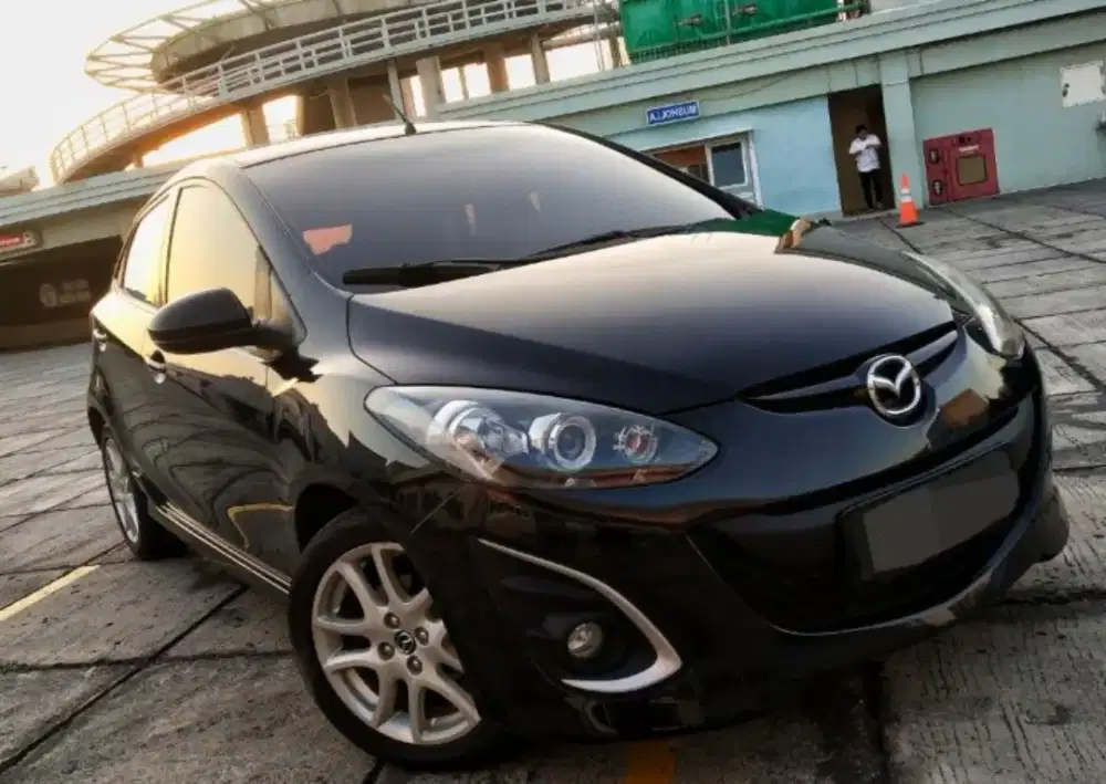 Mazda 2 RZ 1.5 AT 2012 Bayar DP 15 jt only