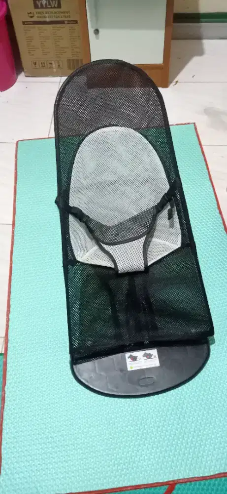 Bouncer kursi ayunan bayi warna hitam