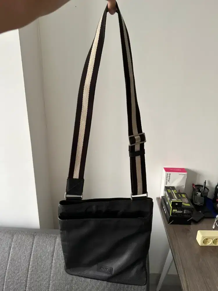 Tas Crossbody merk Bally tipe Messenger (Original)