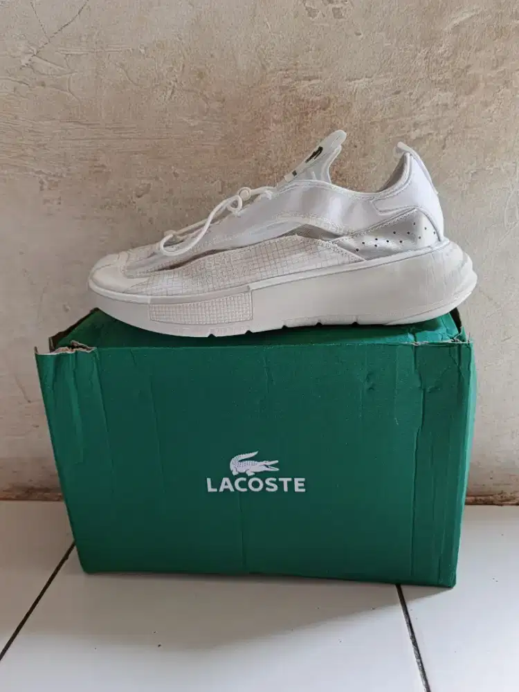 Sepatu Lacoste White
