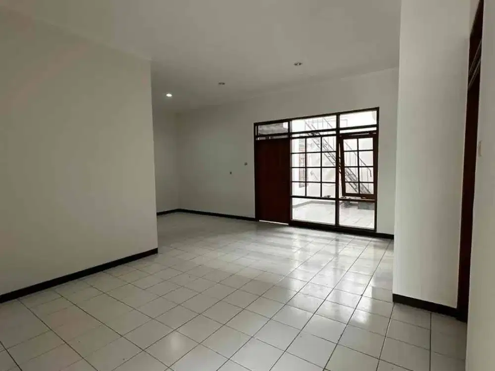 Disewakan rumah siap huni di tki 1 bandung