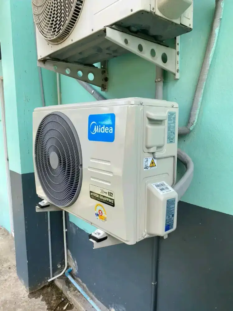 Service AC, cuci AC, bongkar pasang AC, service kulkas DLL BERGARANSI