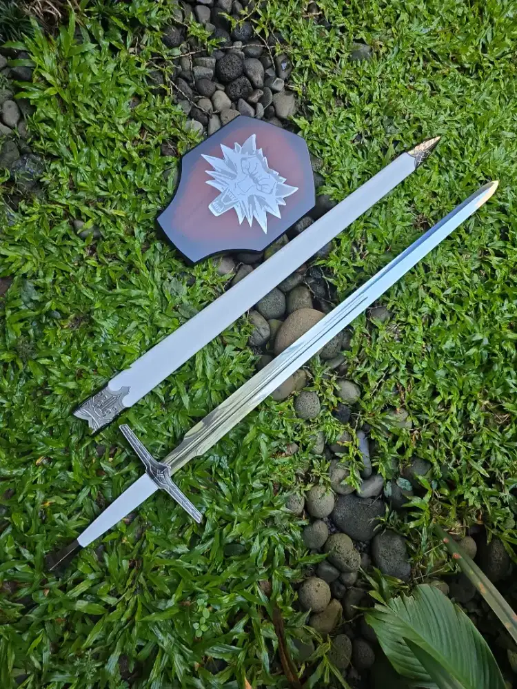 Pedang replika the witcher White Wolf Wizard Silver sword mrswordman