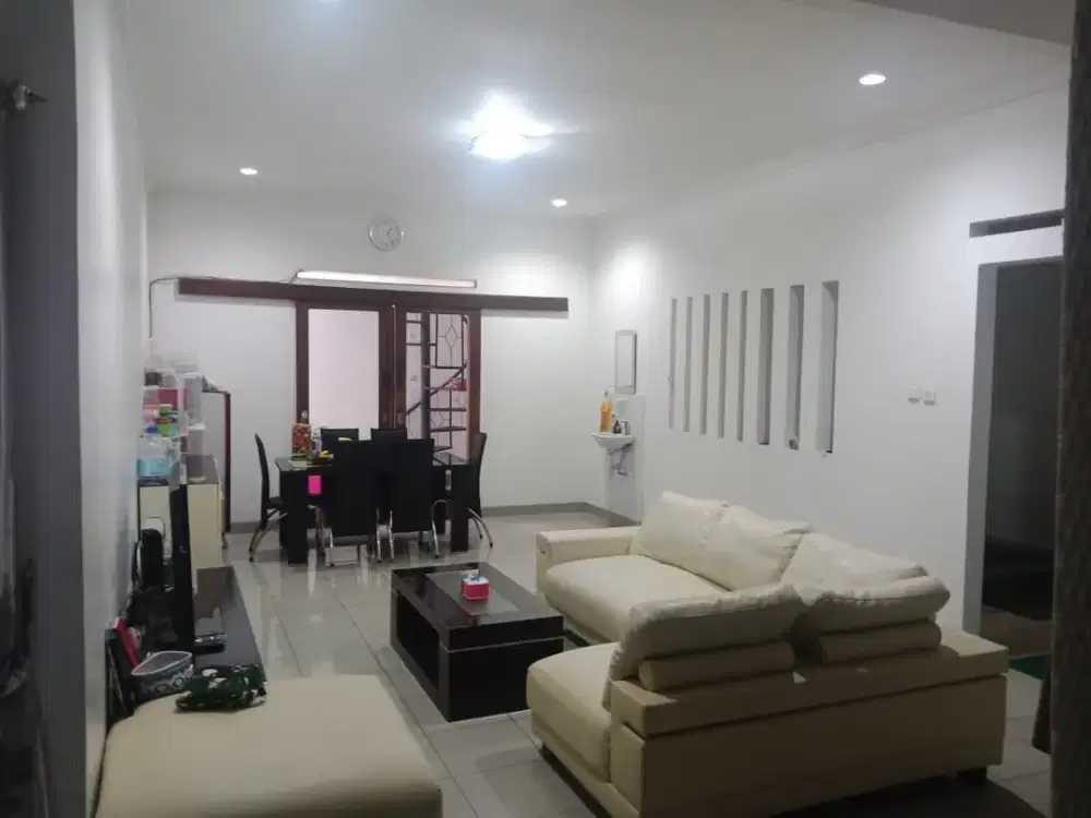 Dijual Rumah Nyaman Terawat Siap Huni Minimalis Lokasi di Sayap Setraduta Bandung