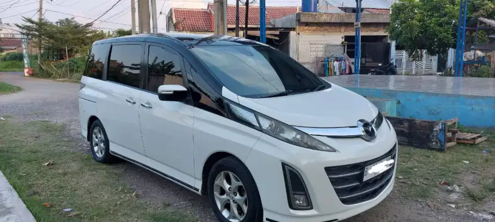 Mazda Biante terawat siap pakai.