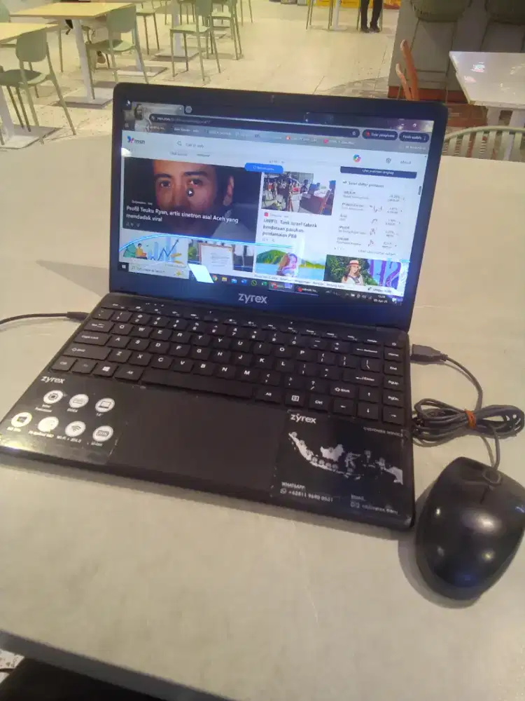 Laptop Zyrex Type sky323 (tipis)
Layar HD bening/jernih