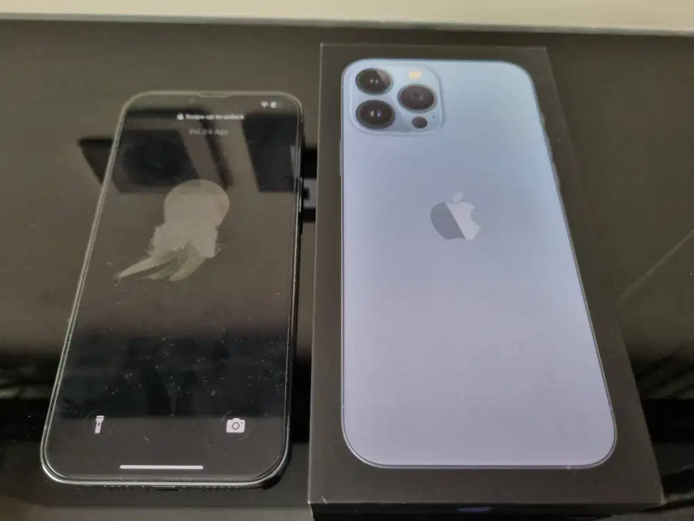 iPhone 13 pro max 128 GB like new. BH 84%