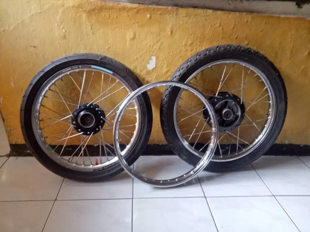 Jual velg seset depan ring 17/140 v rossi blkg ring 18/160 DID seset