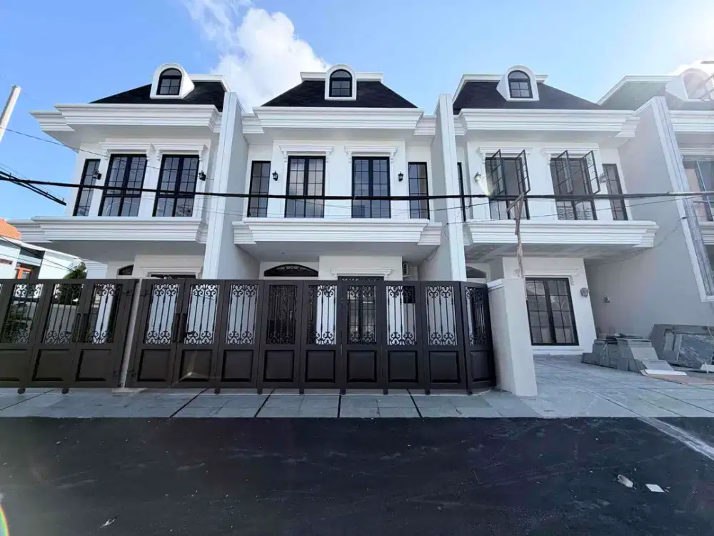 Baru Gress ‼️Sisa 1 Jual Rumah Attic 3 lantai model American Style Dharmahusada Indah Surabaya