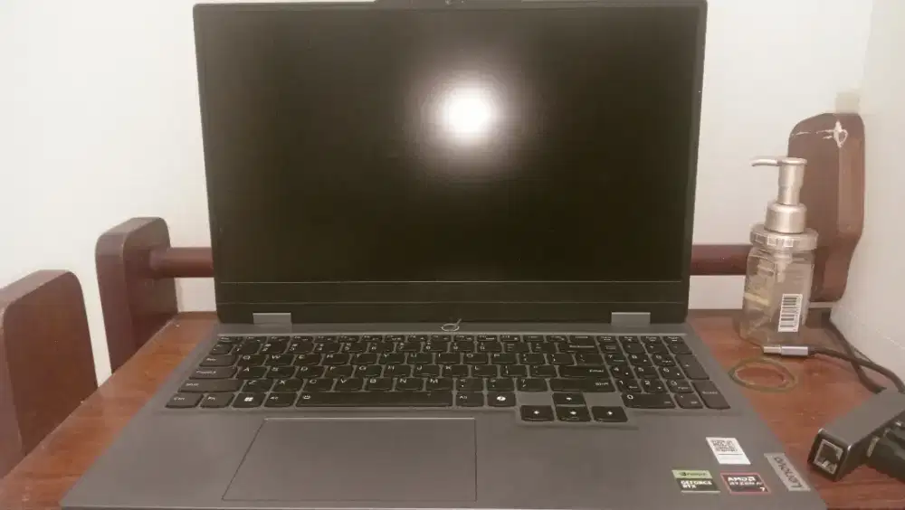 LAPTOP LOQ PEMAKAIAN PRIBADI