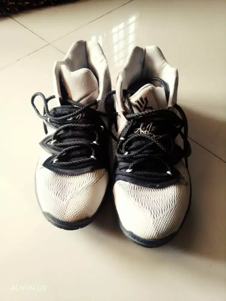 Nike Kyrie ori size 42 no minus