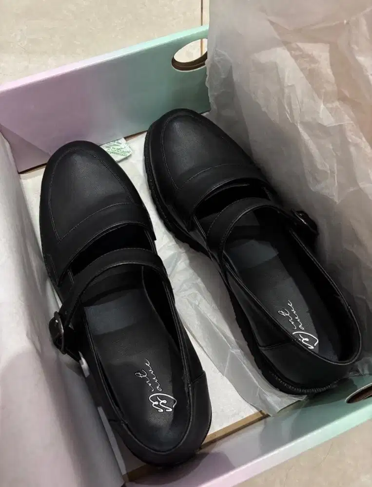 Sepatu hitam | black shoes