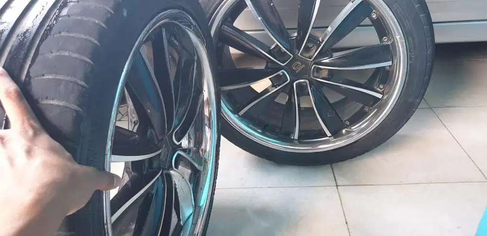Velg bekas merk Egois R18 + Ban 225/40 - Siap pakai