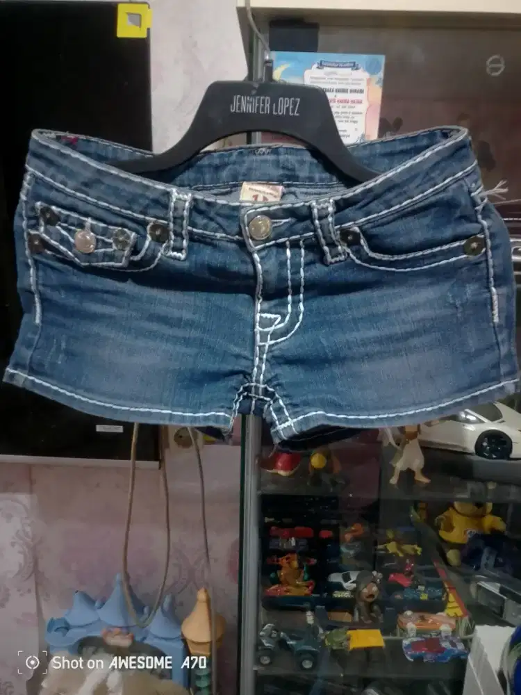 celana pendek woman true religion