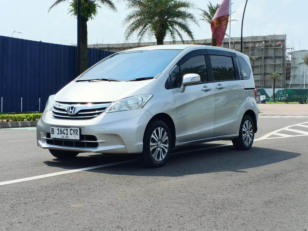 Honda Freed PSD at 2013 Bensin