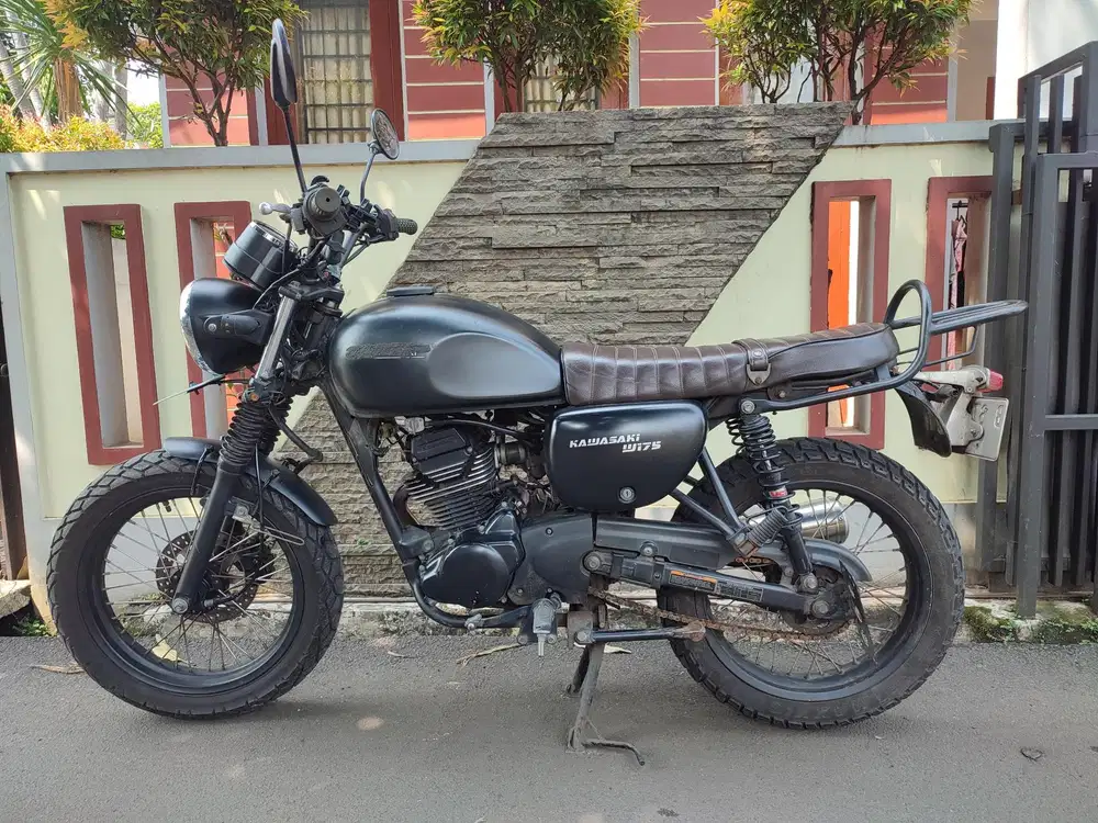 W175 SE TAHUN 2018 MARKOTOP