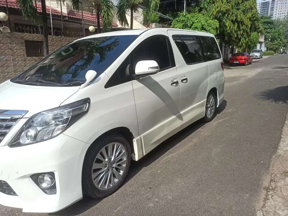 Toyota Alphard S Alles 2.4 CBU Matuc Th 2013/ Putih km 86rb  Sprti Br