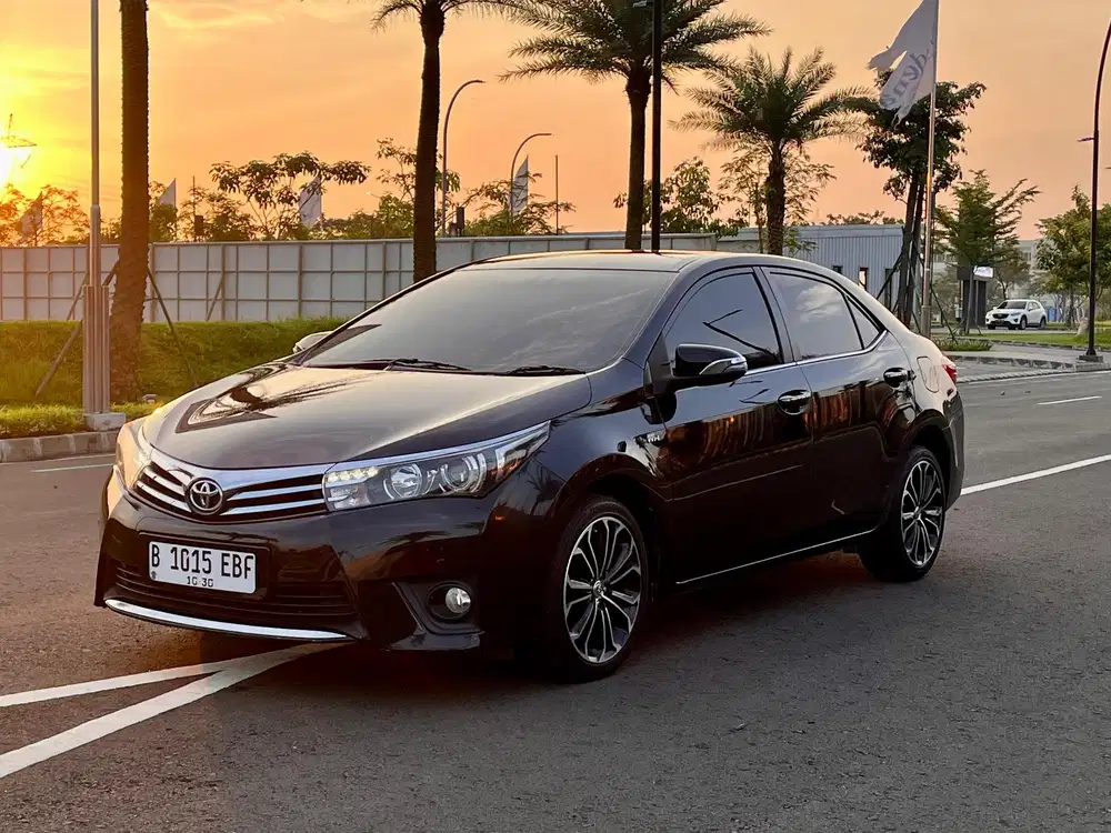 Toyota Corolla Altis V AT 2015 Bensin