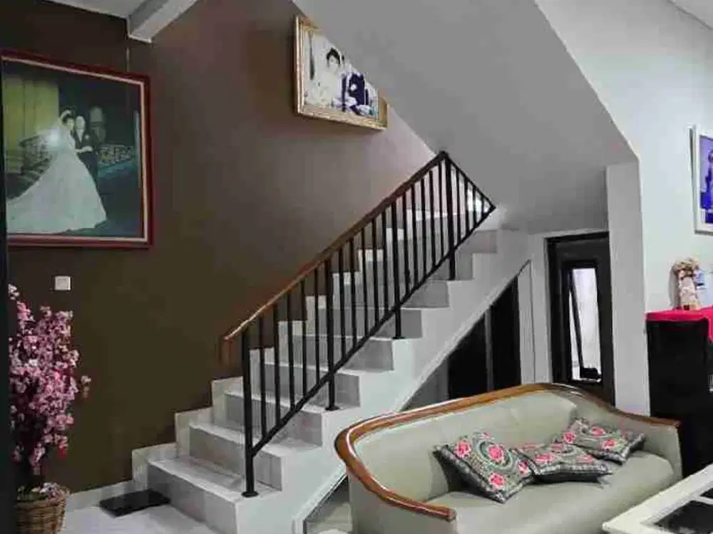 Dijual cepat rumah 2 lantai semi furnish di Cluster Asera One South Harapan Indah Bekasi