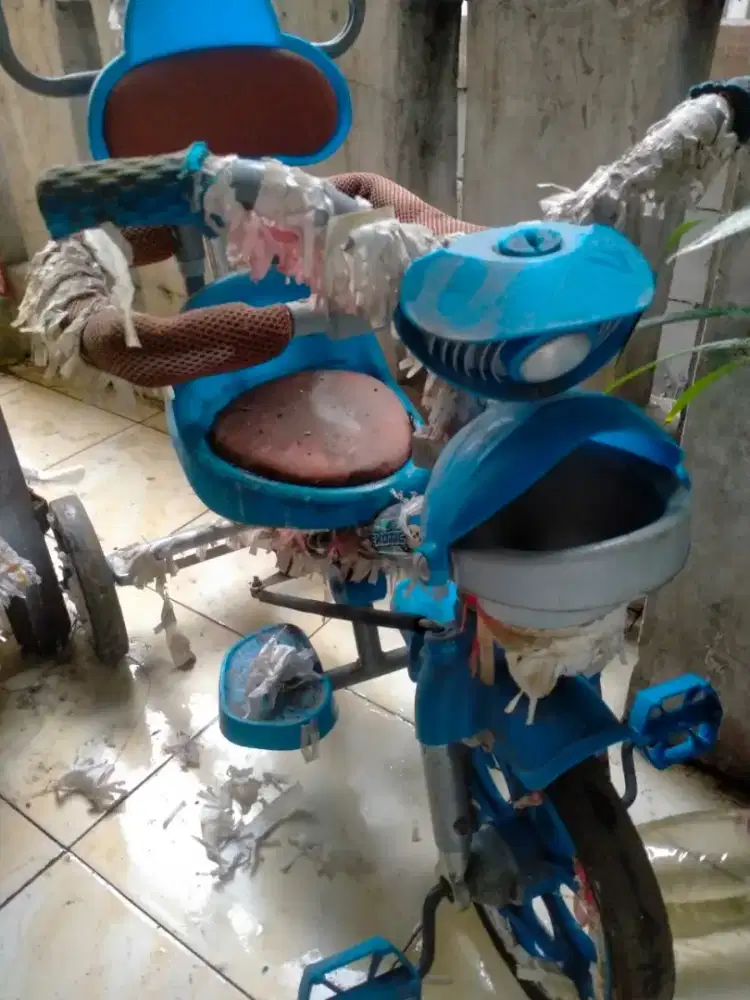 Sepeda roda 3 anak merk exotic