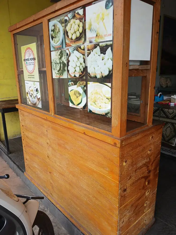 Gerobak pajangan kayu