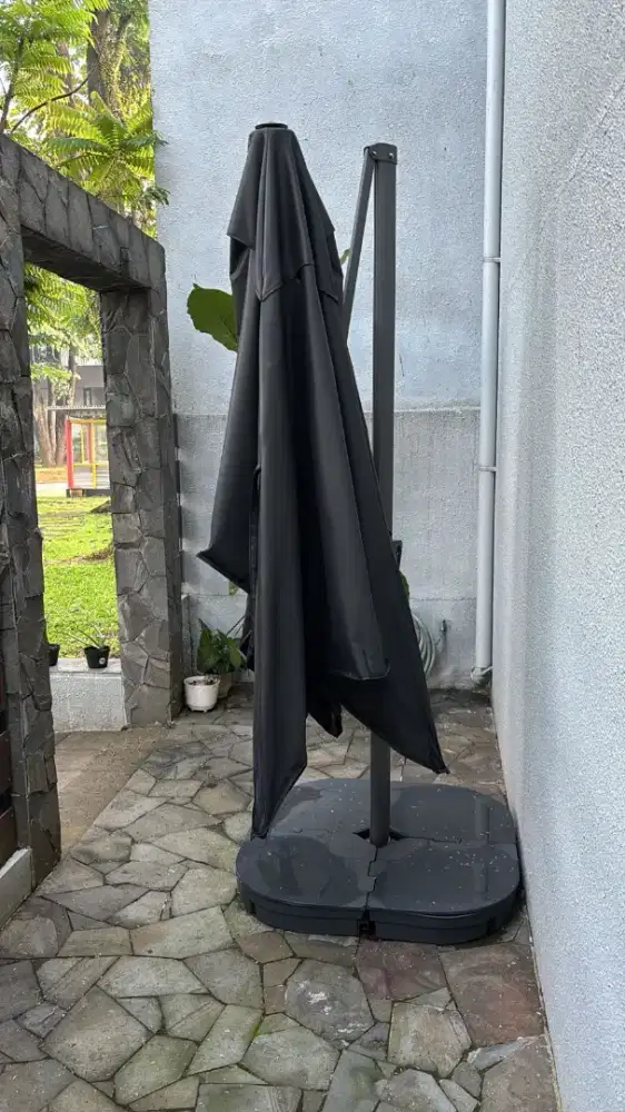Terpal taman warna hitam
